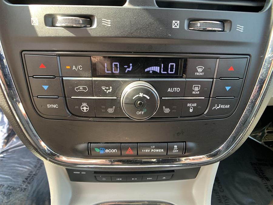 2014 Chrysler Town & Country 4dr Wgn Touring-L, available for sale in Stratford, Connecticut | Wiz Leasing Inc. Stratford, Connecticut 2014 Chrysler Town & Country 4dr Wgn Touring-L, available for sale in Stratford, Connecticut | Wiz Leasing Inc. Stratford, Connecticut