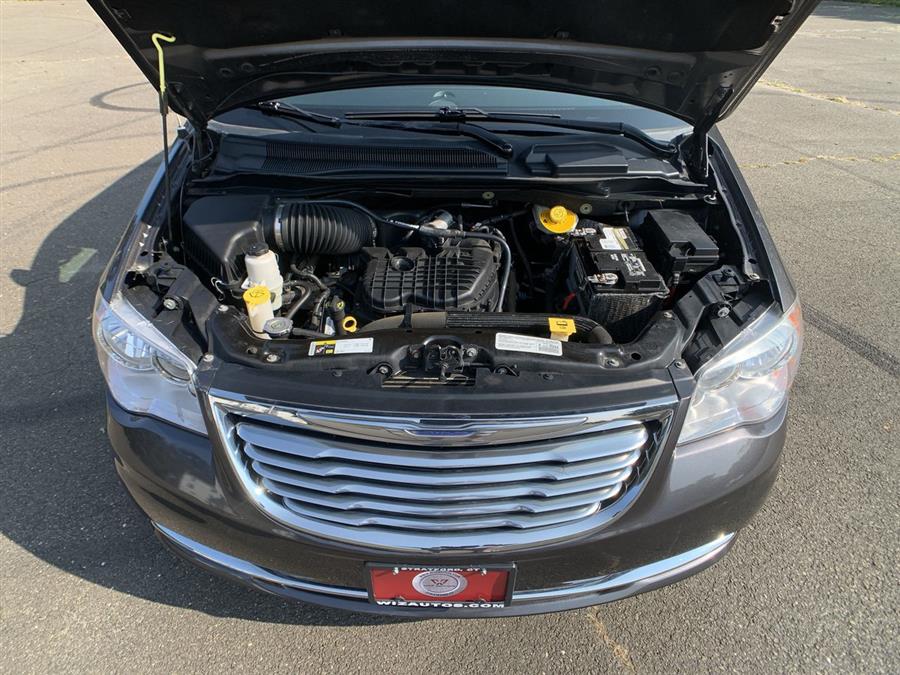 2014 Chrysler Town & Country 4dr Wgn Touring-L, available for sale in Stratford, Connecticut | Wiz Leasing Inc. Stratford, Connecticut 2014 Chrysler Town & Country 4dr Wgn Touring-L, available for sale in Stratford, Connecticut | Wiz Leasing Inc. Stratford, Connecticut