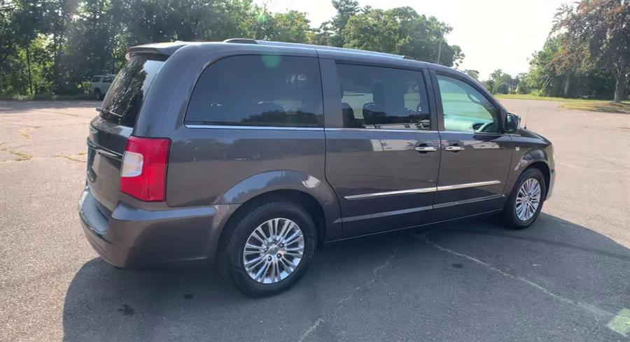 2014 Chrysler Town & Country 4dr Wgn Touring-L, available for sale in Stratford, Connecticut | Wiz Leasing Inc. Stratford, Connecticut 2014 Chrysler Town & Country 4dr Wgn Touring-L, available for sale in Stratford, Connecticut | Wiz Leasing Inc. Stratford, Connecticut