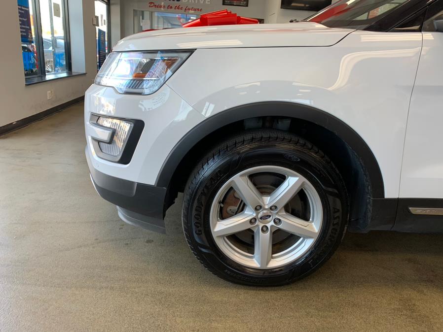 2017 Ford Explorer XLT 4WD, available for sale in Inwood, New York | 5 Towns Drive. Inwood, New York 2017 Ford Explorer XLT 4WD, available for sale in Inwood, New York | 5 Towns Drive. Inwood, New York