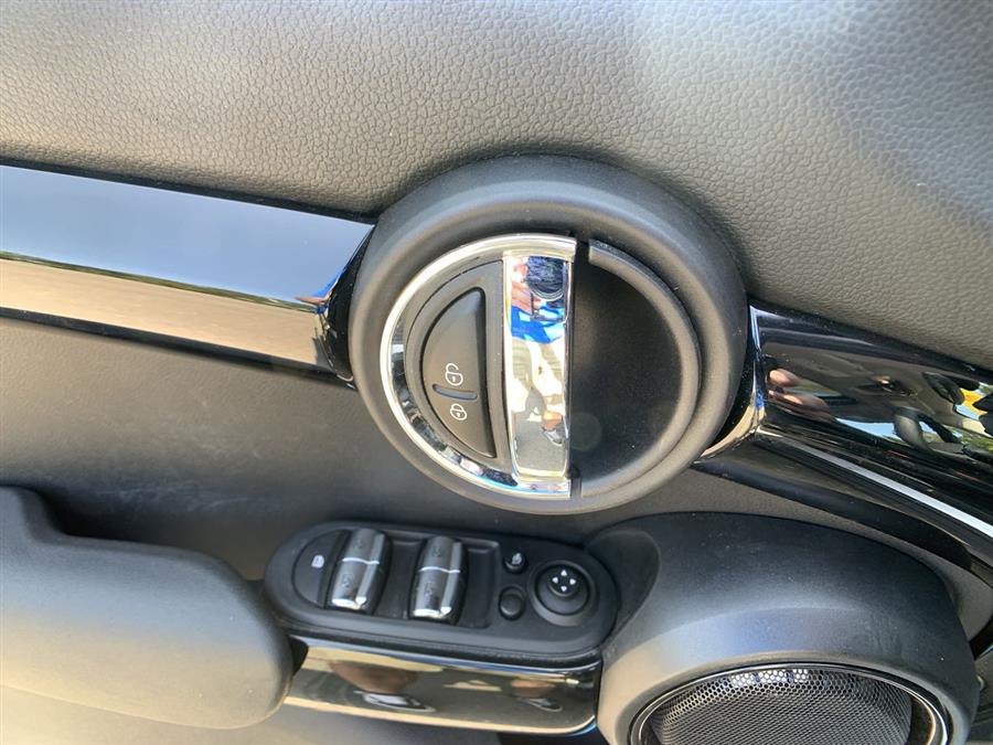 2016 MINI Cooper Hardtop 4 Door 4dr HB S, available for sale in Stratford, Connecticut | Wiz Leasing Inc. Stratford, Connecticut 2016 MINI Cooper Hardtop 4 Door 4dr HB S, available for sale in Stratford, Connecticut | Wiz Leasing Inc. Stratford, Connecticut