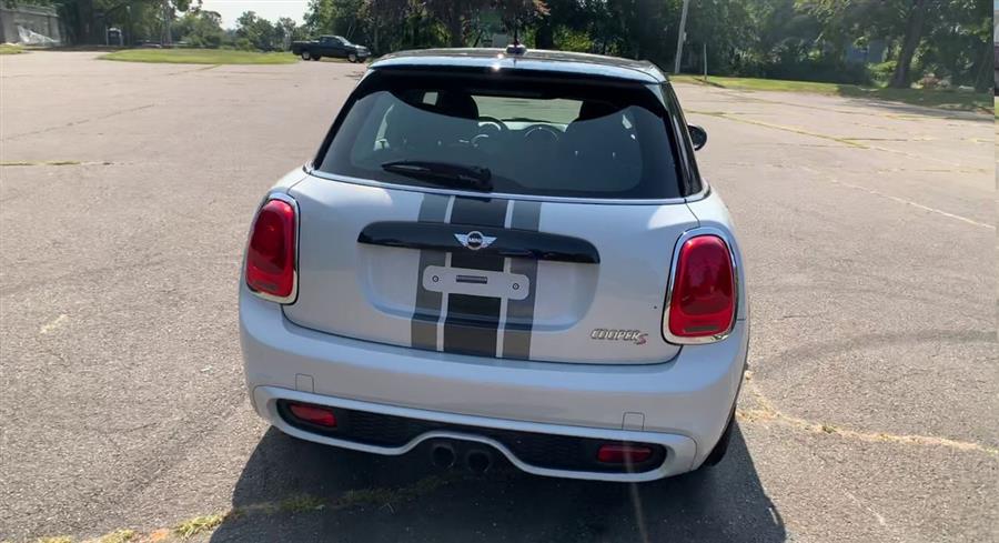 2016 MINI Cooper Hardtop 4 Door 4dr HB S, available for sale in Stratford, Connecticut | Wiz Leasing Inc. Stratford, Connecticut 2016 MINI Cooper Hardtop 4 Door 4dr HB S, available for sale in Stratford, Connecticut | Wiz Leasing Inc. Stratford, Connecticut
