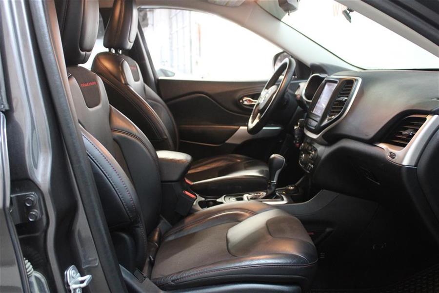 2017 Jeep Cherokee TRAILHAWK, available for sale in Paterson, New Jersey | Fast Track Motors. Paterson, New Jersey 2017 Jeep Cherokee TRAILHAWK, available for sale in Paterson, New Jersey | Fast Track Motors. Paterson, New Jersey