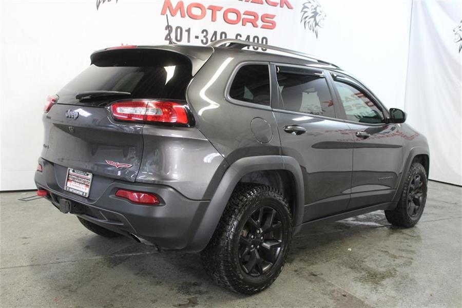 2017 Jeep Cherokee TRAILHAWK, available for sale in Paterson, New Jersey | Fast Track Motors. Paterson, New Jersey 2017 Jeep Cherokee TRAILHAWK, available for sale in Paterson, New Jersey | Fast Track Motors. Paterson, New Jersey