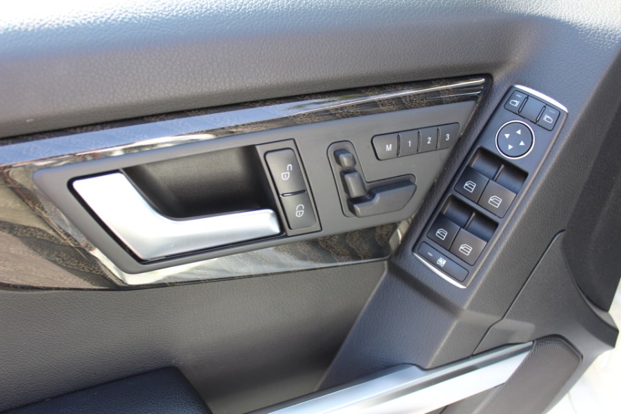 2015 Mercedes-Benz GLK-Class 4MATIC 4dr GLK 350, available for sale in Great Neck, New York | Great Neck Car Buyers & Sellers. Great Neck, New York 2015 Mercedes-Benz GLK-Class 4MATIC 4dr GLK 350, available for sale in Great Neck, New York | Great Neck Car Buyers & Sellers. Great Neck, New York