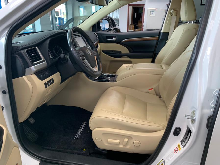 2018 Toyota Highlander Limited V6 AWD (Natl), available for sale in Inwood, New York | 5 Towns Drive. Inwood, New York 2018 Toyota Highlander Limited V6 AWD (Natl), available for sale in Inwood, New York | 5 Towns Drive. Inwood, New York