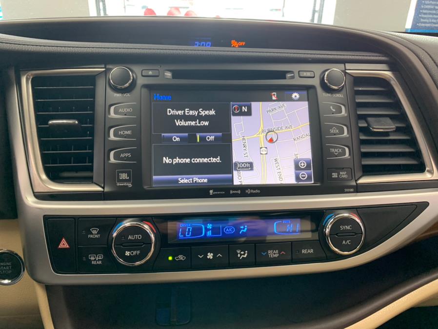 2018 Toyota Highlander Limited V6 AWD (Natl), available for sale in Inwood, New York | 5 Towns Drive. Inwood, New York 2018 Toyota Highlander Limited V6 AWD (Natl), available for sale in Inwood, New York | 5 Towns Drive. Inwood, New York