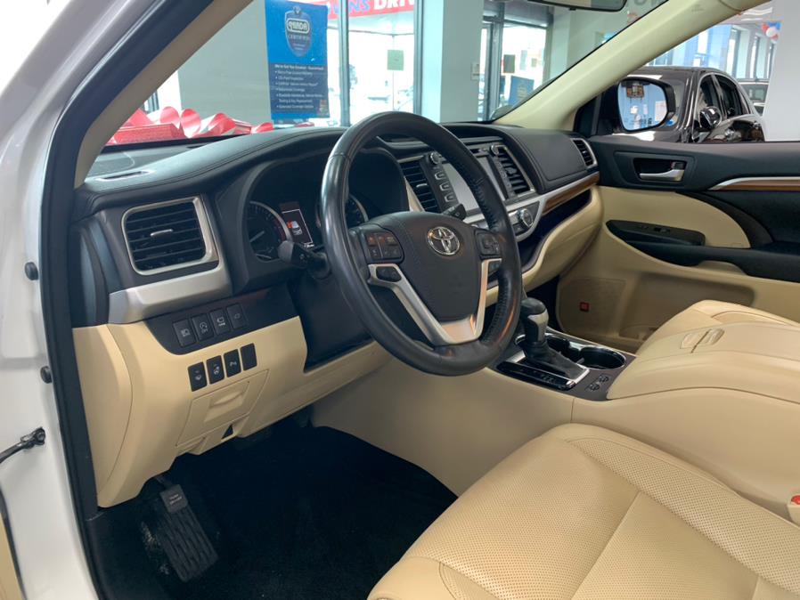 2018 Toyota Highlander Limited V6 AWD (Natl), available for sale in Inwood, New York | 5 Towns Drive. Inwood, New York 2018 Toyota Highlander Limited V6 AWD (Natl), available for sale in Inwood, New York | 5 Towns Drive. Inwood, New York
