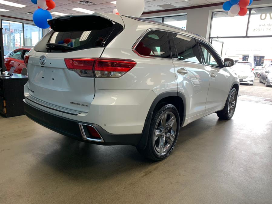 2018 Toyota Highlander Limited V6 AWD (Natl), available for sale in Inwood, New York | 5 Towns Drive. Inwood, New York 2018 Toyota Highlander Limited V6 AWD (Natl), available for sale in Inwood, New York | 5 Towns Drive. Inwood, New York
