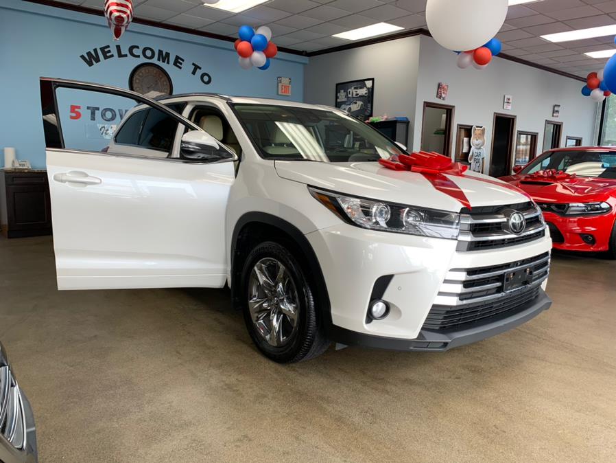 2018 Toyota Highlander Limited V6 AWD (Natl), available for sale in Inwood, New York | 5 Towns Drive. Inwood, New York 2018 Toyota Highlander Limited V6 AWD (Natl), available for sale in Inwood, New York | 5 Towns Drive. Inwood, New York