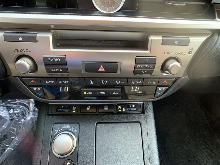 2013 Lexus ES 350 4dr Sdn, available for sale in Stratford, Connecticut | Wiz Leasing Inc. Stratford, Connecticut 2013 Lexus ES 350 4dr Sdn, available for sale in Stratford, Connecticut | Wiz Leasing Inc. Stratford, Connecticut
