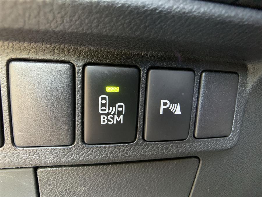 2013 Lexus ES 350 4dr Sdn, available for sale in Stratford, Connecticut | Wiz Leasing Inc. Stratford, Connecticut 2013 Lexus ES 350 4dr Sdn, available for sale in Stratford, Connecticut | Wiz Leasing Inc. Stratford, Connecticut