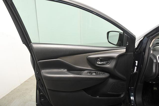 The 2017 Nissan Murano SV