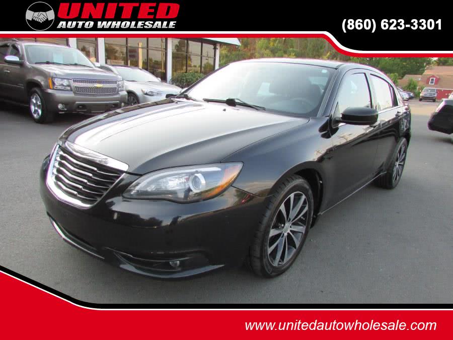 2013 Chrysler 200 4dr Sdn Limited, available for sale in East Windsor, Connecticut | United Auto Sales of E Windsor, Inc. East Windsor, Connecticut