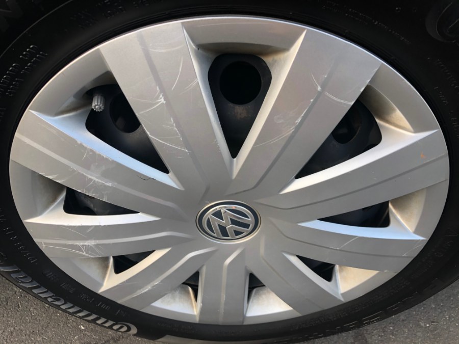 2015 Volkswagen Jetta Sedan 4dr Auto 2.0L S, available for sale in Bristol, Connecticut | Bristol Auto Center LLC. Bristol, Connecticut 2015 Volkswagen Jetta Sedan 4dr Auto 2.0L S, available for sale in Bristol, Connecticut | Bristol Auto Center LLC. Bristol, Connecticut