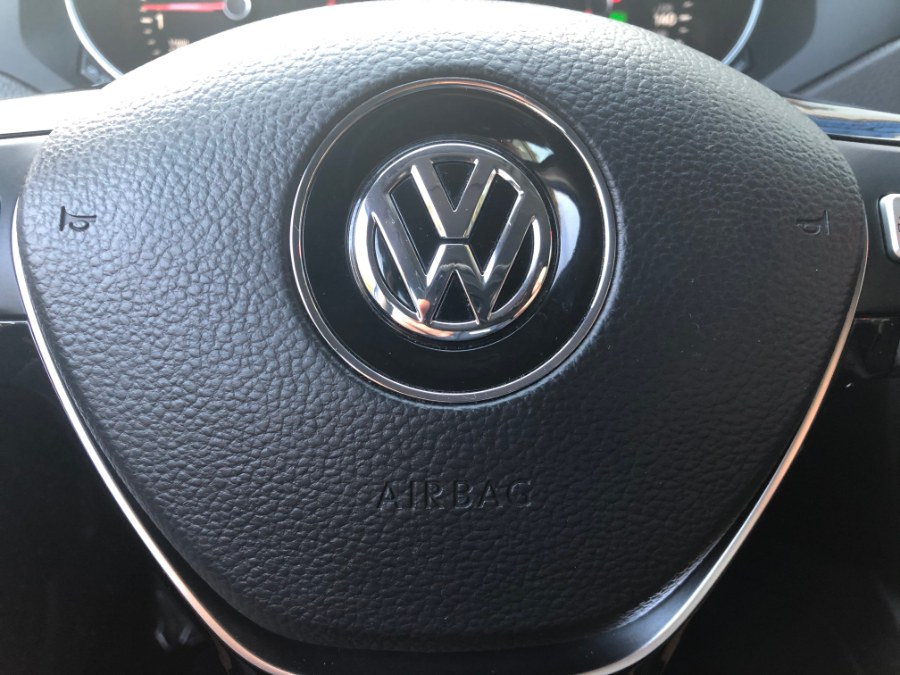 2015 Volkswagen Jetta Sedan 4dr Auto 2.0L S, available for sale in Bristol, Connecticut | Bristol Auto Center LLC. Bristol, Connecticut 2015 Volkswagen Jetta Sedan 4dr Auto 2.0L S, available for sale in Bristol, Connecticut | Bristol Auto Center LLC. Bristol, Connecticut