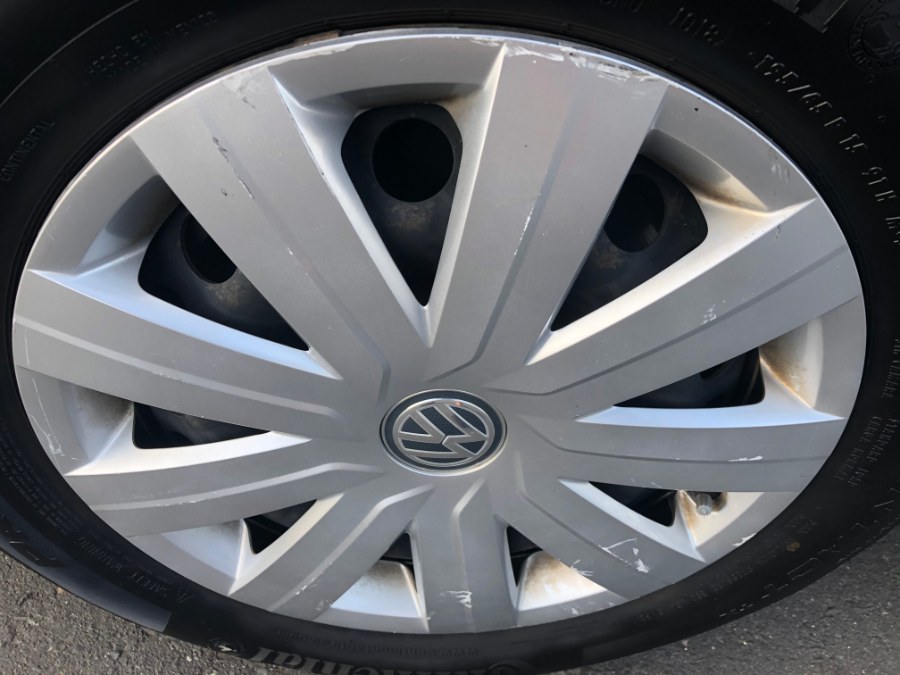 2015 Volkswagen Jetta Sedan 4dr Auto 2.0L S, available for sale in Bristol, Connecticut | Bristol Auto Center LLC. Bristol, Connecticut 2015 Volkswagen Jetta Sedan 4dr Auto 2.0L S, available for sale in Bristol, Connecticut | Bristol Auto Center LLC. Bristol, Connecticut