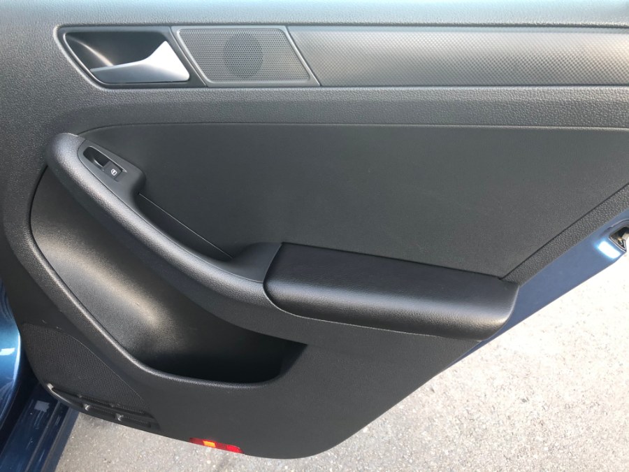 2015 Volkswagen Jetta Sedan 4dr Auto 2.0L S, available for sale in Bristol, Connecticut | Bristol Auto Center LLC. Bristol, Connecticut 2015 Volkswagen Jetta Sedan 4dr Auto 2.0L S, available for sale in Bristol, Connecticut | Bristol Auto Center LLC. Bristol, Connecticut
