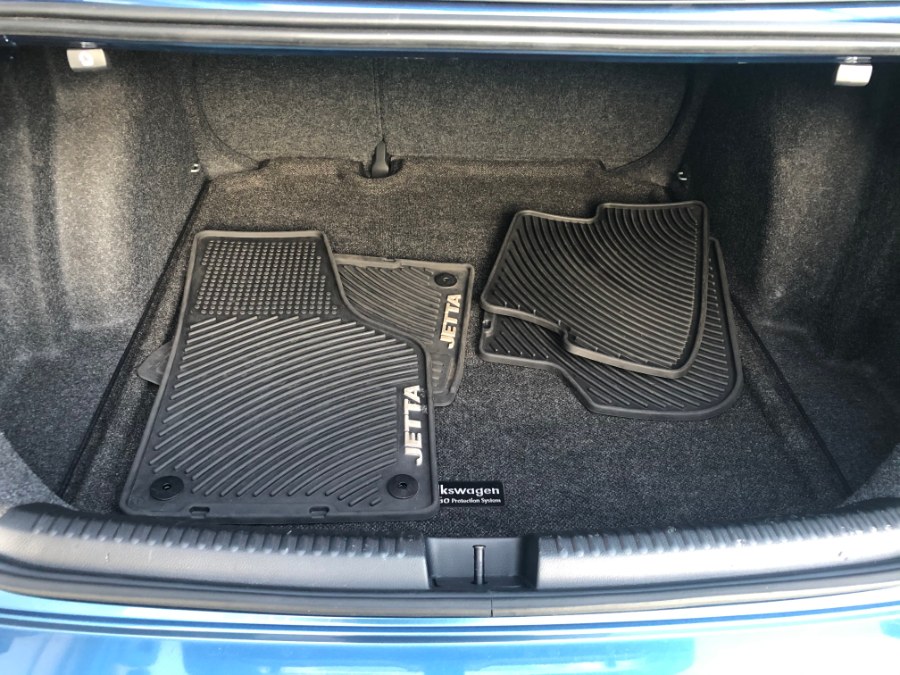 2015 Volkswagen Jetta Sedan 4dr Auto 2.0L S, available for sale in Bristol, Connecticut | Bristol Auto Center LLC. Bristol, Connecticut 2015 Volkswagen Jetta Sedan 4dr Auto 2.0L S, available for sale in Bristol, Connecticut | Bristol Auto Center LLC. Bristol, Connecticut