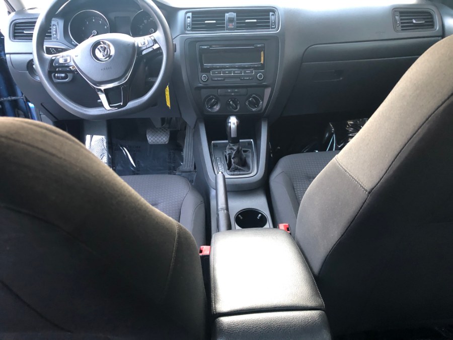 2015 Volkswagen Jetta Sedan 4dr Auto 2.0L S, available for sale in Bristol, Connecticut | Bristol Auto Center LLC. Bristol, Connecticut 2015 Volkswagen Jetta Sedan 4dr Auto 2.0L S, available for sale in Bristol, Connecticut | Bristol Auto Center LLC. Bristol, Connecticut