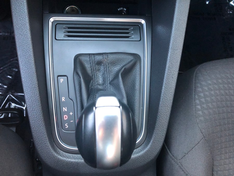 2015 Volkswagen Jetta Sedan 4dr Auto 2.0L S, available for sale in Bristol, Connecticut | Bristol Auto Center LLC. Bristol, Connecticut 2015 Volkswagen Jetta Sedan 4dr Auto 2.0L S, available for sale in Bristol, Connecticut | Bristol Auto Center LLC. Bristol, Connecticut