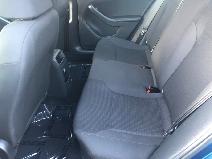 2015 Volkswagen Jetta Sedan 4dr Auto 2.0L S, available for sale in Bristol, Connecticut | Bristol Auto Center LLC. Bristol, Connecticut 2015 Volkswagen Jetta Sedan 4dr Auto 2.0L S, available for sale in Bristol, Connecticut | Bristol Auto Center LLC. Bristol, Connecticut
