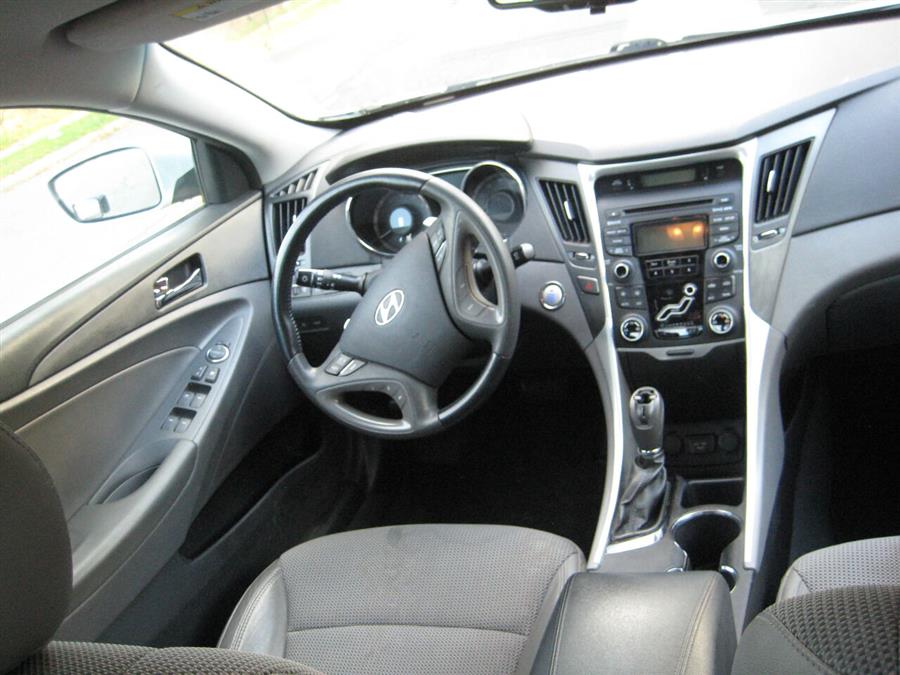 2013 Hyundai Sonata SE 2.0T 4dr Sedan, available for sale in Massapequa, New York | Rite Choice Auto Inc.. Massapequa, New York 2013 Hyundai Sonata SE 2.0T 4dr Sedan, available for sale in Massapequa, New York | Rite Choice Auto Inc.. Massapequa, New York