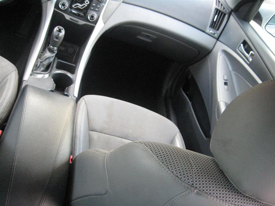 2013 Hyundai Sonata SE 2.0T 4dr Sedan, available for sale in Massapequa, New York | Rite Choice Auto Inc.. Massapequa, New York 2013 Hyundai Sonata SE 2.0T 4dr Sedan, available for sale in Massapequa, New York | Rite Choice Auto Inc.. Massapequa, New York