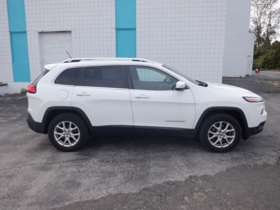 2014 Jeep Cherokee 4WD 4dr Latitude, available for sale in Milford, Connecticut | Dealertown Auto Wholesalers. Milford, Connecticut