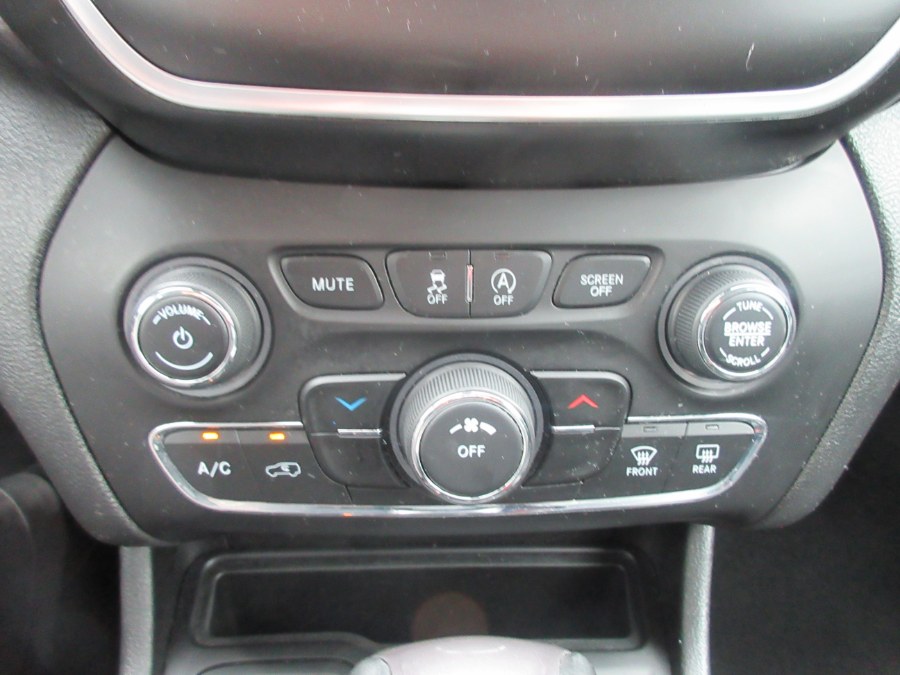 2019 Jeep Cherokee Latitude Plus FWD, available for sale in Linden, New Jersey | Route 27 Auto Mall. Linden, New Jersey 2019 Jeep Cherokee Latitude Plus FWD, available for sale in Linden, New Jersey | Route 27 Auto Mall. Linden, New Jersey