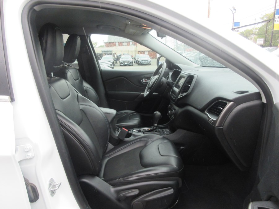 2019 Jeep Cherokee Latitude Plus FWD, available for sale in Linden, New Jersey | Route 27 Auto Mall. Linden, New Jersey 2019 Jeep Cherokee Latitude Plus FWD, available for sale in Linden, New Jersey | Route 27 Auto Mall. Linden, New Jersey