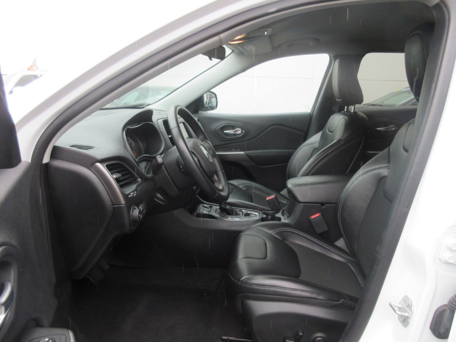 2019 Jeep Cherokee Latitude Plus FWD, available for sale in Linden, New Jersey | Route 27 Auto Mall. Linden, New Jersey 2019 Jeep Cherokee Latitude Plus FWD, available for sale in Linden, New Jersey | Route 27 Auto Mall. Linden, New Jersey