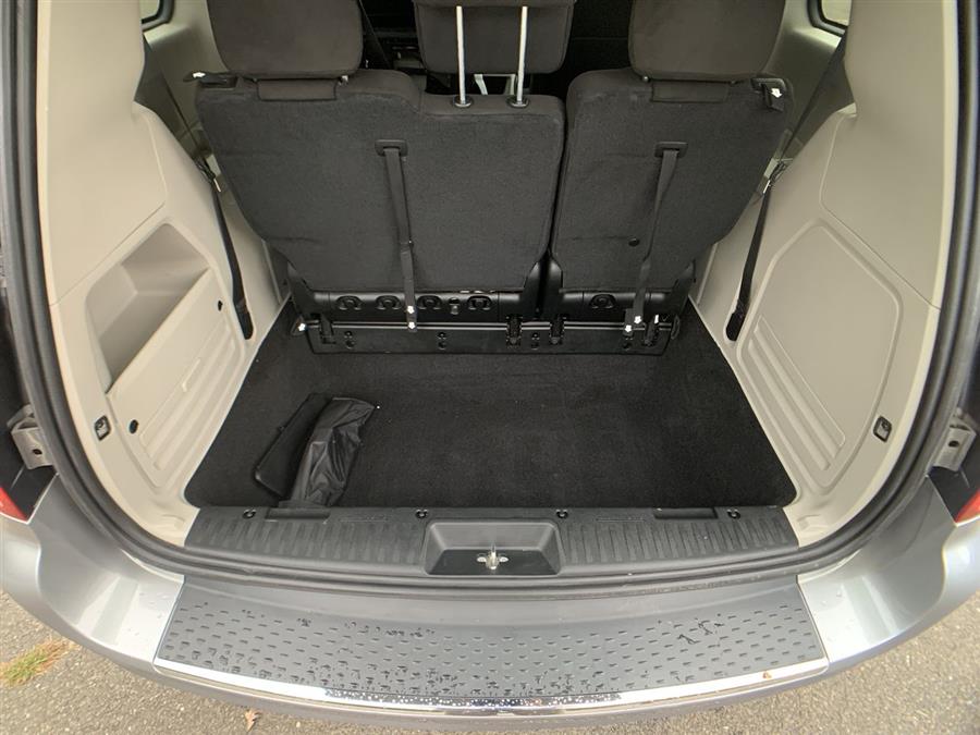 2017 Dodge Grand Caravan SE Wagon, available for sale in Stratford, Connecticut | Wiz Leasing Inc. Stratford, Connecticut 2017 Dodge Grand Caravan SE Wagon, available for sale in Stratford, Connecticut | Wiz Leasing Inc. Stratford, Connecticut
