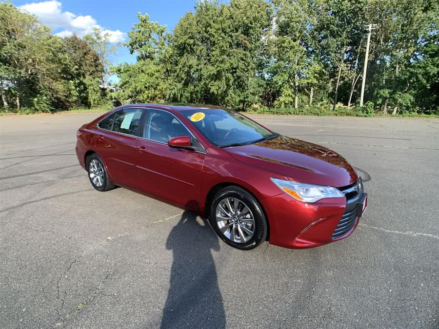 2017 Toyota Camry XLE V6 Auto (Natl), available for sale in Stratford, Connecticut | Wiz Leasing Inc. Stratford, Connecticut