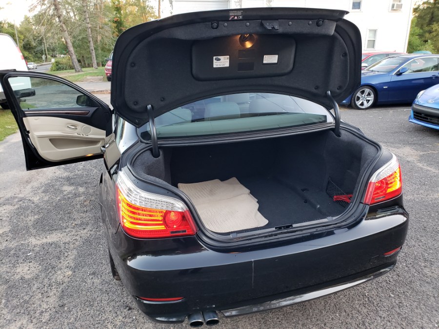 2010 BMW 5 Series 4dr Sdn 528i xDrive AWD Navi Loaded, available for sale in East Windsor, Connecticut | Toro Auto. East Windsor, Connecticut 2010 BMW 5 Series 4dr Sdn 528i xDrive AWD Navi Loaded, available for sale in East Windsor, Connecticut | Toro Auto. East Windsor, Connecticut