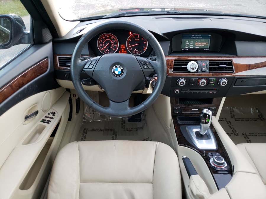2010 BMW 5 Series 4dr Sdn 528i xDrive AWD Navi Loaded, available for sale in East Windsor, Connecticut | Toro Auto. East Windsor, Connecticut 2010 BMW 5 Series 4dr Sdn 528i xDrive AWD Navi Loaded, available for sale in East Windsor, Connecticut | Toro Auto. East Windsor, Connecticut