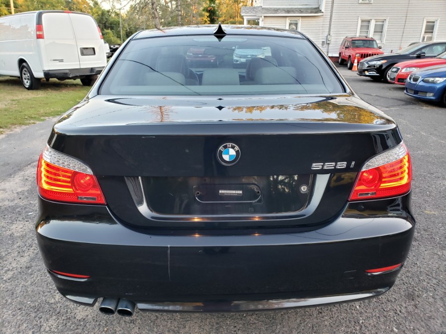 2010 BMW 5 Series 4dr Sdn 528i xDrive AWD Navi Loaded, available for sale in East Windsor, Connecticut | Toro Auto. East Windsor, Connecticut 2010 BMW 5 Series 4dr Sdn 528i xDrive AWD Navi Loaded, available for sale in East Windsor, Connecticut | Toro Auto. East Windsor, Connecticut