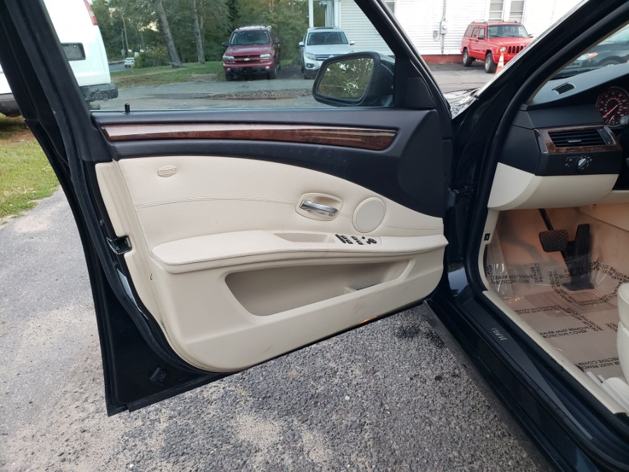 2010 BMW 5 Series 4dr Sdn 528i xDrive AWD Navi Loaded, available for sale in East Windsor, Connecticut | Toro Auto. East Windsor, Connecticut 2010 BMW 5 Series 4dr Sdn 528i xDrive AWD Navi Loaded, available for sale in East Windsor, Connecticut | Toro Auto. East Windsor, Connecticut