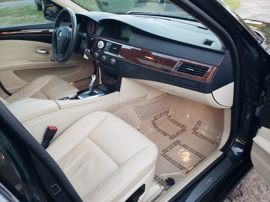 2010 BMW 5 Series 4dr Sdn 528i xDrive AWD Navi Loaded, available for sale in East Windsor, Connecticut | Toro Auto. East Windsor, Connecticut 2010 BMW 5 Series 4dr Sdn 528i xDrive AWD Navi Loaded, available for sale in East Windsor, Connecticut | Toro Auto. East Windsor, Connecticut