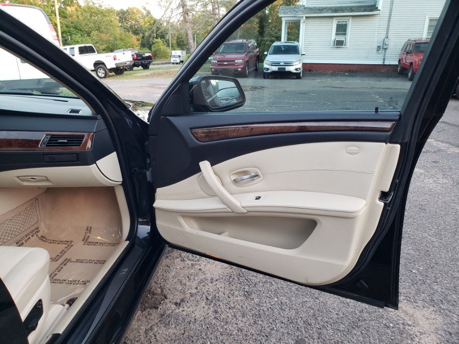 2010 BMW 5 Series 4dr Sdn 528i xDrive AWD Navi Loaded, available for sale in East Windsor, Connecticut | Toro Auto. East Windsor, Connecticut 2010 BMW 5 Series 4dr Sdn 528i xDrive AWD Navi Loaded, available for sale in East Windsor, Connecticut | Toro Auto. East Windsor, Connecticut