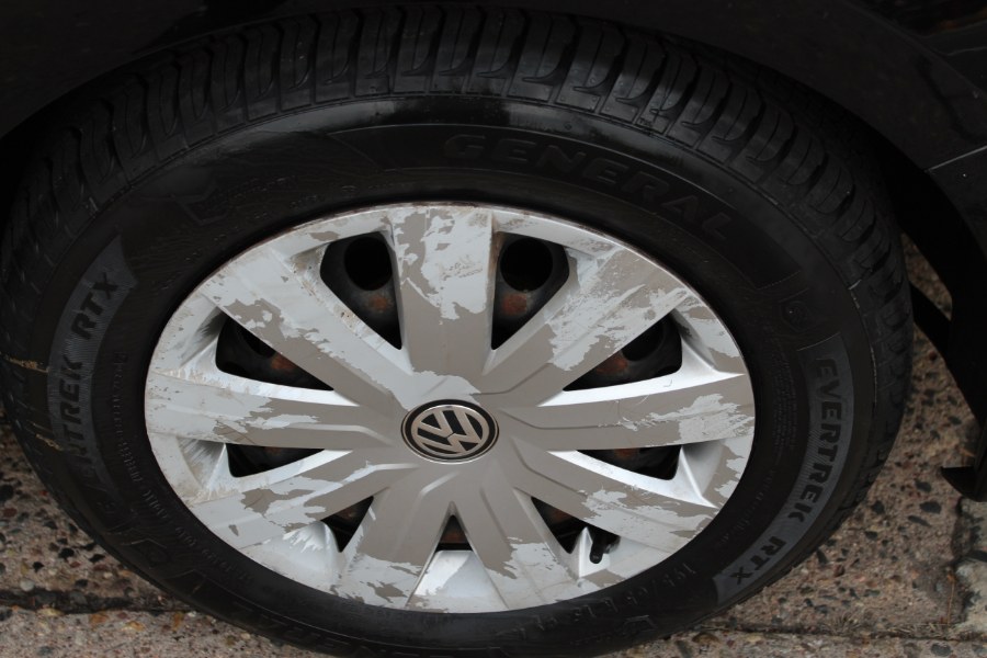 2015 Volkswagen Jetta Sedan 4dr Auto 2.0L S, available for sale in Manchester, Connecticut | Carsonmain LLC. Manchester, Connecticut 2015 Volkswagen Jetta Sedan 4dr Auto 2.0L S, available for sale in Manchester, Connecticut | Carsonmain LLC. Manchester, Connecticut