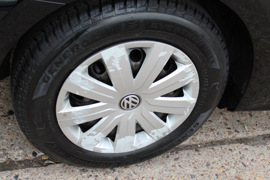 2015 Volkswagen Jetta Sedan 4dr Auto 2.0L S, available for sale in Manchester, Connecticut | Carsonmain LLC. Manchester, Connecticut 2015 Volkswagen Jetta Sedan 4dr Auto 2.0L S, available for sale in Manchester, Connecticut | Carsonmain LLC. Manchester, Connecticut