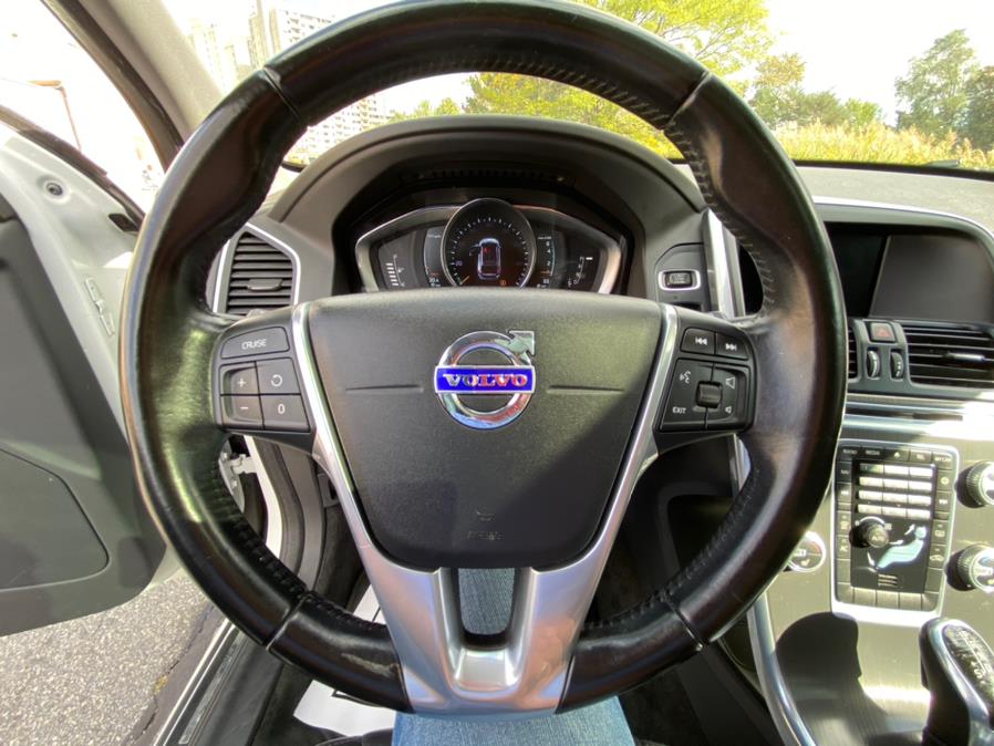 2016 Volvo XC60 AWD 4dr T5 Premier, available for sale in Revere, Massachusetts | Wonderland Auto. Revere, Massachusetts 2016 Volvo XC60 AWD 4dr T5 Premier, available for sale in Revere, Massachusetts | Wonderland Auto. Revere, Massachusetts