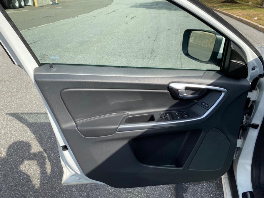 2016 Volvo XC60 AWD 4dr T5 Premier, available for sale in Revere, Massachusetts | Wonderland Auto. Revere, Massachusetts 2016 Volvo XC60 AWD 4dr T5 Premier, available for sale in Revere, Massachusetts | Wonderland Auto. Revere, Massachusetts