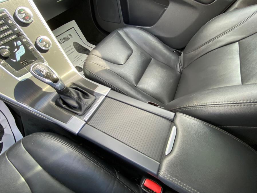 2016 Volvo XC60 AWD 4dr T5 Premier, available for sale in Revere, Massachusetts | Wonderland Auto. Revere, Massachusetts 2016 Volvo XC60 AWD 4dr T5 Premier, available for sale in Revere, Massachusetts | Wonderland Auto. Revere, Massachusetts