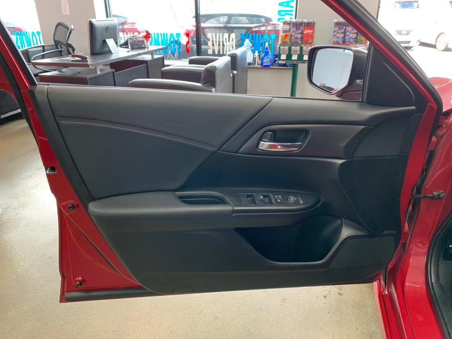 2017 Honda Accord Sedan Sport SE CVT, available for sale in Inwood, New York | 5 Towns Drive. Inwood, New York 2017 Honda Accord Sedan Sport SE CVT, available for sale in Inwood, New York | 5 Towns Drive. Inwood, New York