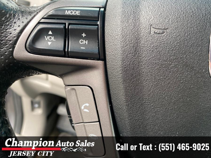 Used Honda Pilot 4WD 4dr EX-L 2015 | Champion Auto Sales of JC. Jersey City, New Jersey Used Honda Pilot 4WD 4dr EX-L 2015 | Champion Auto Sales of JC. Jersey City, New Jersey