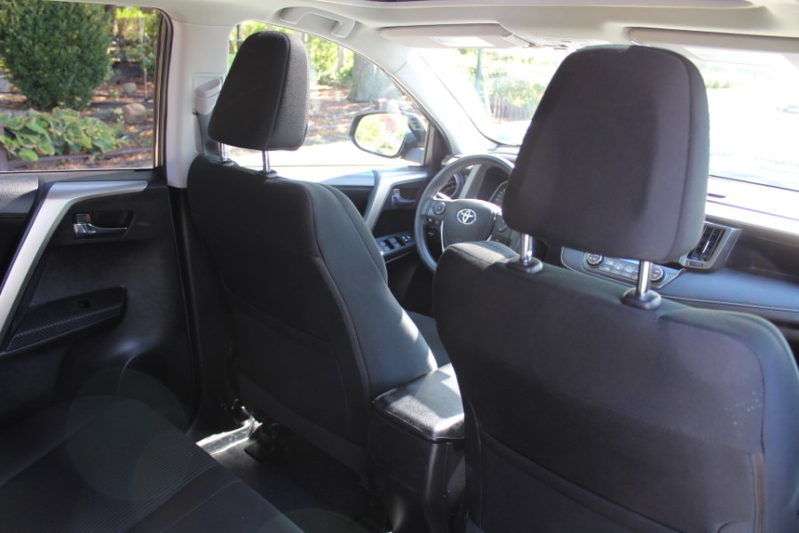 2015 Toyota RAV4 AWD 4dr XLE, available for sale in Great Neck, New York | Great Neck Car Buyers & Sellers. Great Neck, New York 2015 Toyota RAV4 AWD 4dr XLE, available for sale in Great Neck, New York | Great Neck Car Buyers & Sellers. Great Neck, New York
