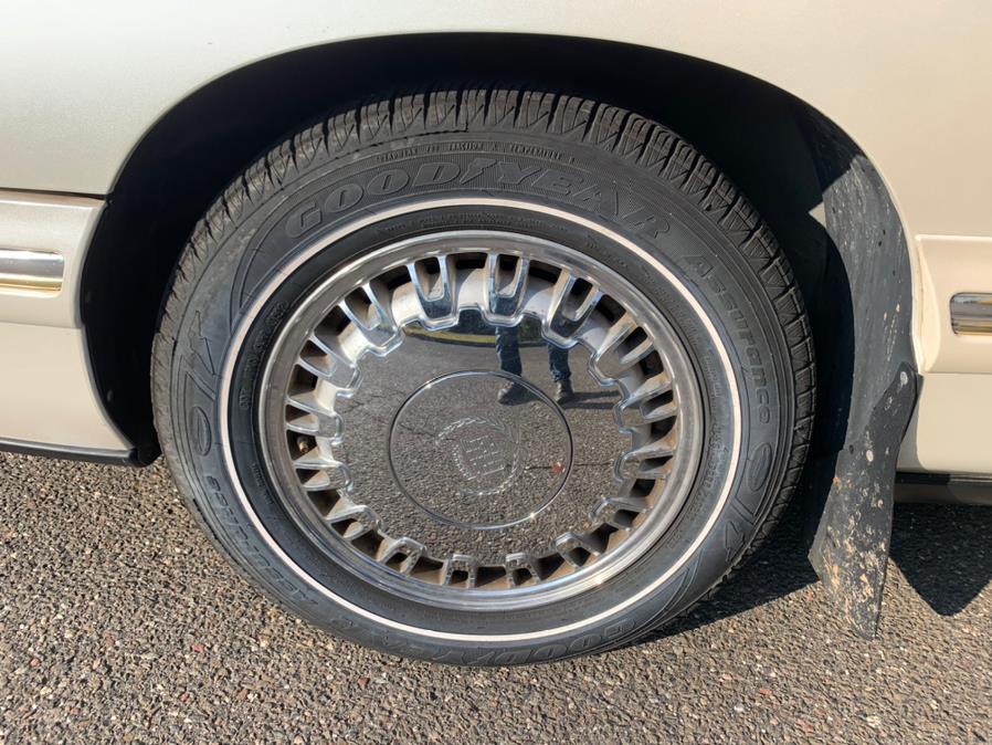 1997 Cadillac d''Elegance 4dr Sdn, available for sale in Waterbury, Connecticut | Platinum Auto Care. Waterbury, Connecticut 1997 Cadillac d''Elegance 4dr Sdn, available for sale in Waterbury, Connecticut | Platinum Auto Care. Waterbury, Connecticut
