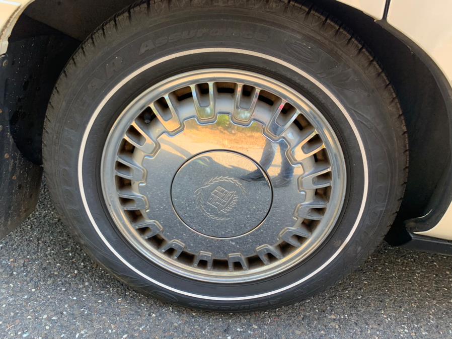 1997 Cadillac d''Elegance 4dr Sdn, available for sale in Waterbury, Connecticut | Platinum Auto Care. Waterbury, Connecticut 1997 Cadillac d''Elegance 4dr Sdn, available for sale in Waterbury, Connecticut | Platinum Auto Care. Waterbury, Connecticut
